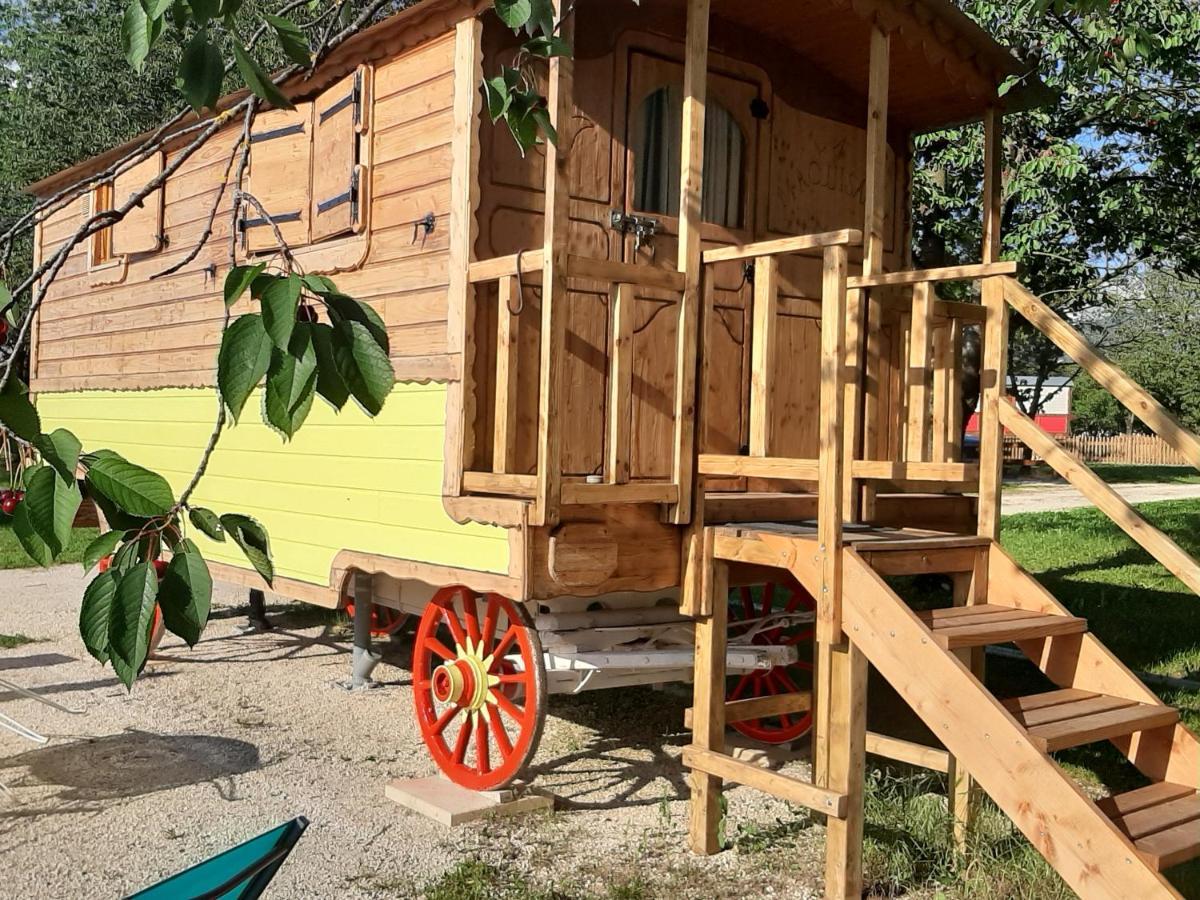 Roulotte Au Pied Du Vercors Guest house