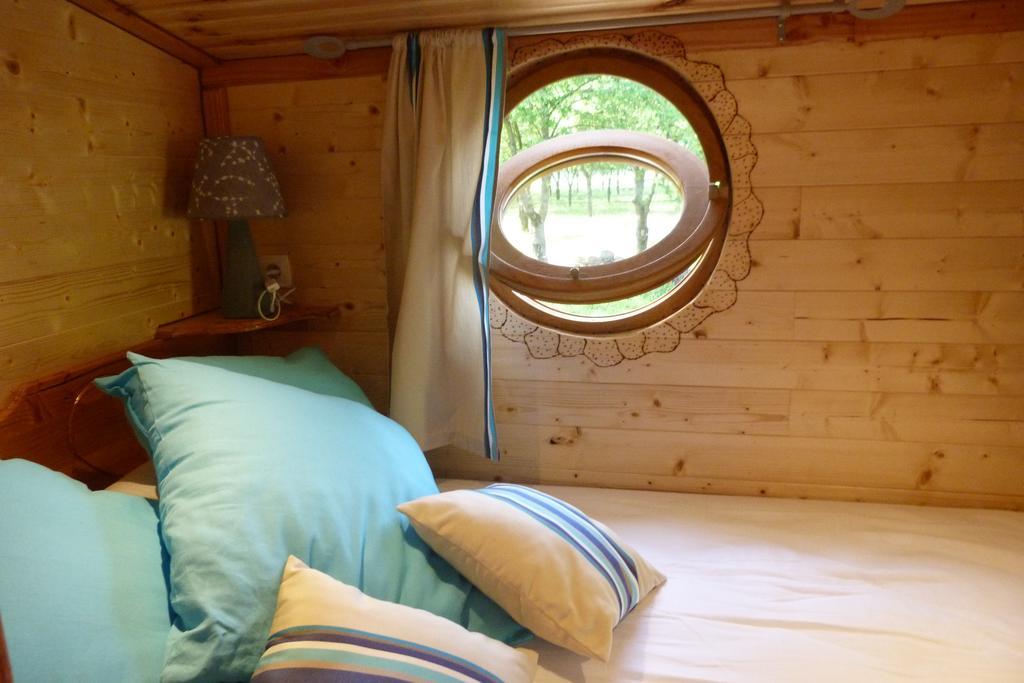 Guest house Roulotte Au Pied Du Vercors Saint-Jean-en-Royans